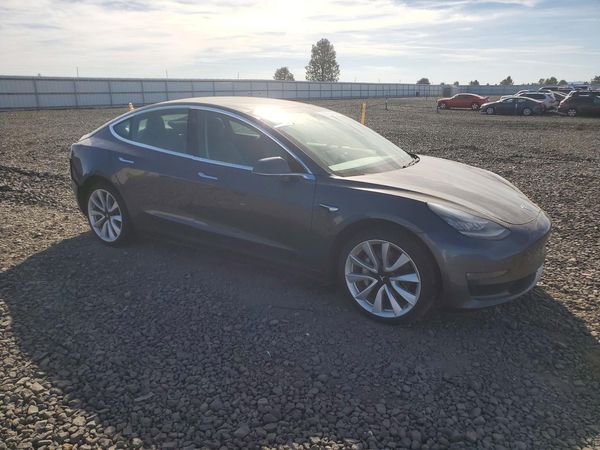 2019 TESLA MODEL 3 — Passenger 3/4