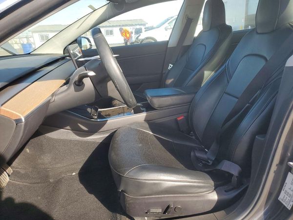 2019 TESLA MODEL 3 — DENT