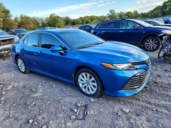 2019 TOYOTA CAMRY L/LE/SE/XLE — Passenger 3/4