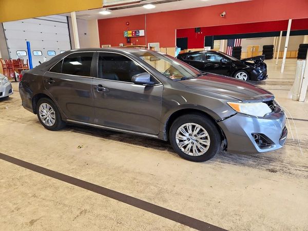 2012 TOYOTA CAMRY — Passenger 3/4