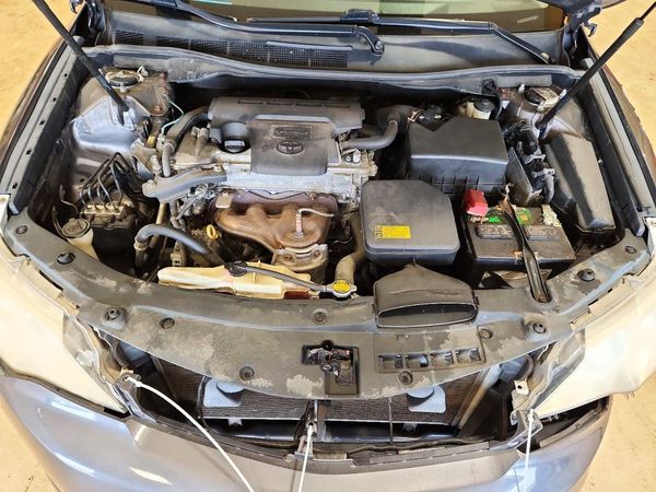 2012 TOYOTA CAMRY — Engine bay