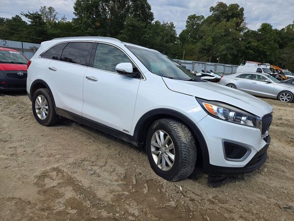 2018 KIA SORENTO L, LX — Passenger 3/4