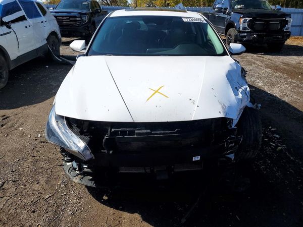 2022 HYUNDAI ELANTRA SEL w/ Premium Pkg — DIRF