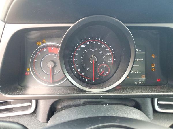 2022 HYUNDAI ELANTRA SEL w/ Premium Pkg — ODOM
