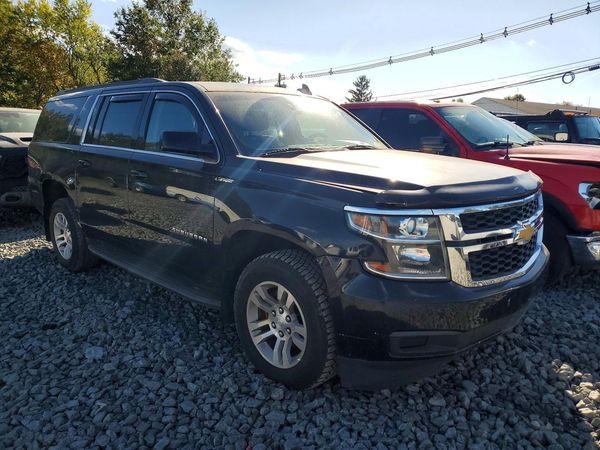 2018 CHEVROLET SUBURBAN LT — Passenger 3/4