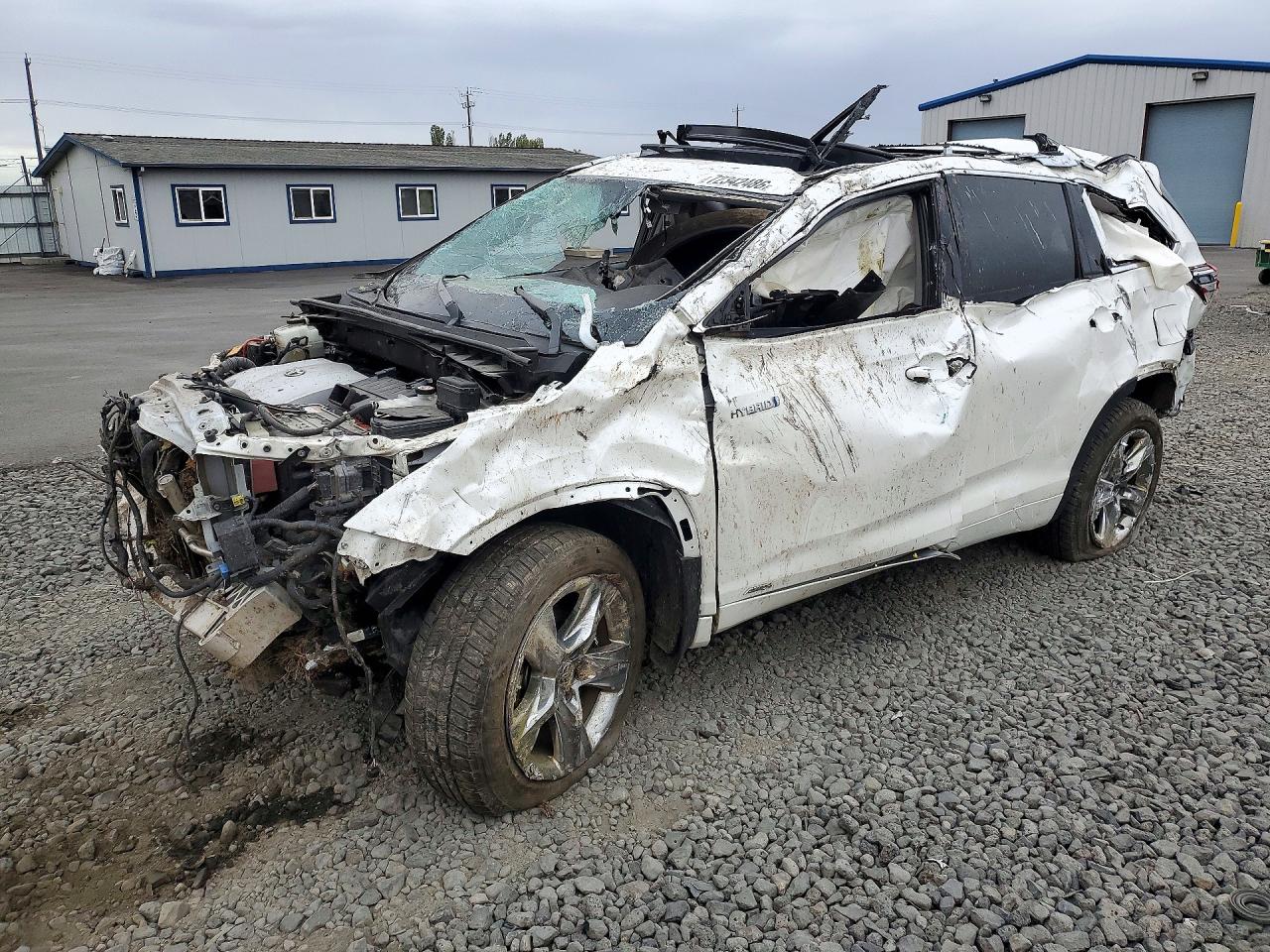 2019 TOYOTA HIGHLANDER Ltd/Ltd Platinum Hybrid — Front 3/4