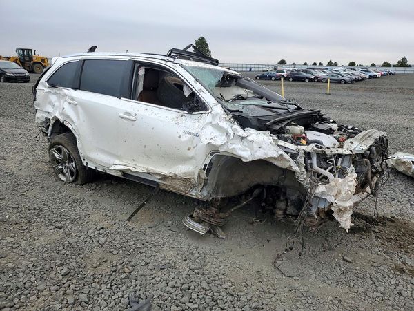 2019 TOYOTA HIGHLANDER Ltd/Ltd Platinum Hybrid — Passenger 3/4