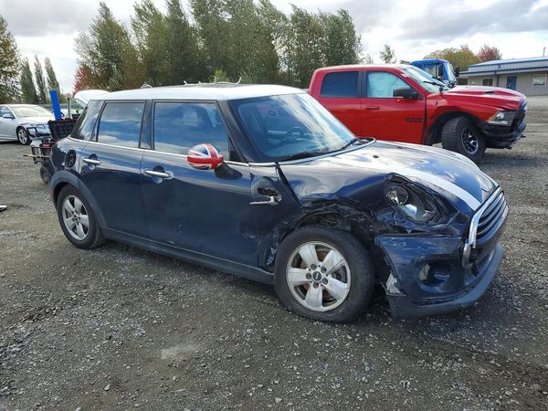 2016 MINI COOPER — Passenger 3/4