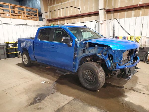 2025 CHEVROLET SILVERADO LT — Passenger 3/4