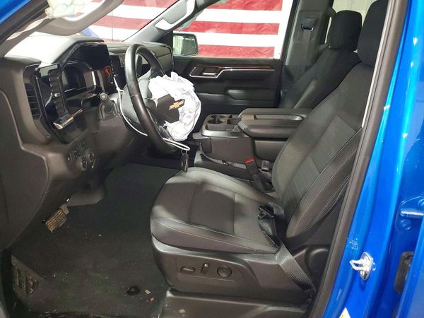 2025 CHEVROLET SILVERADO LT — DENT