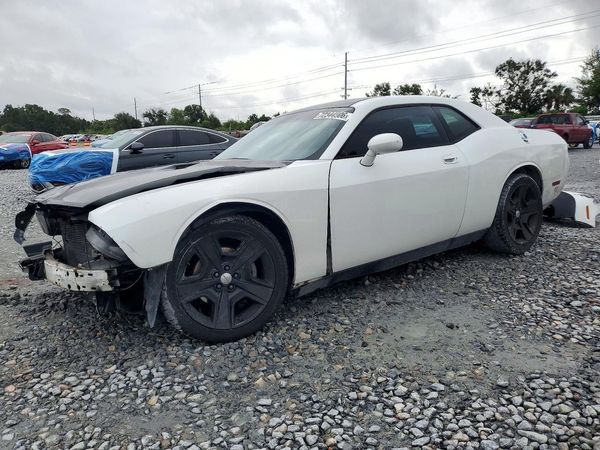 2012 DODGE CHALLENGER R/T — Front 3/4