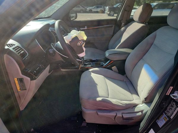 2015 KIA SORENTO GL — DENT