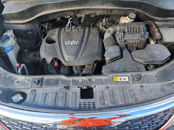 2015 KIA SORENTO GL — Engine bay