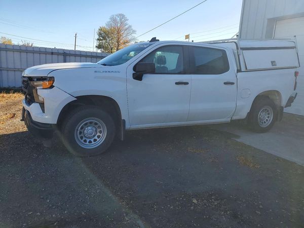 2024 CHEVROLET SILVERADO Work Truck — Front 3/4