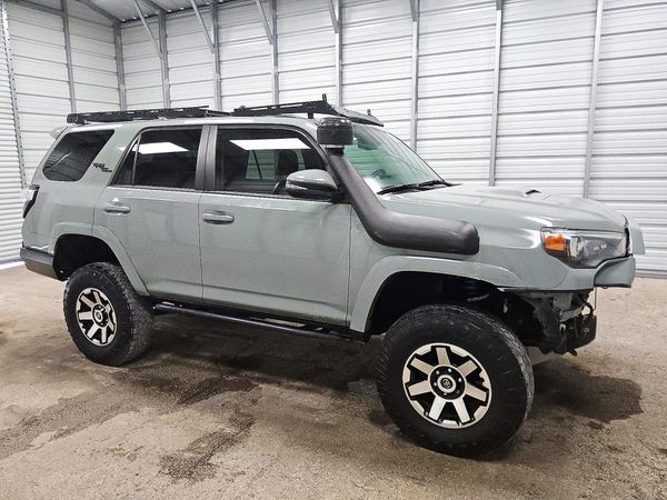 2022 TOYOTA 4RUNNER TRD Offroad Prem — Passenger 3/4