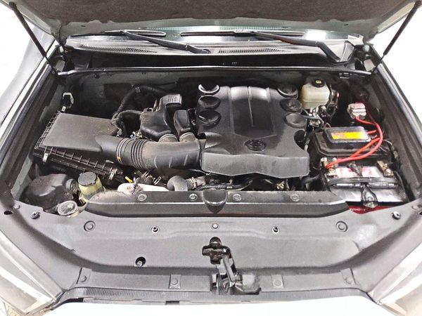 2022 TOYOTA 4RUNNER TRD Offroad Prem — Engine bay