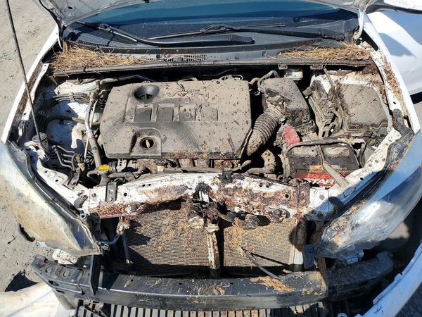 2016 TOYOTA COROLLA L/LE — Engine bay