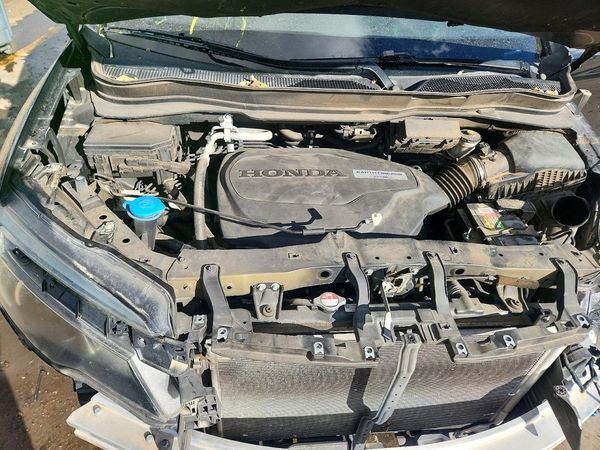 2016 HONDA PILOT EXL-R — Engine bay