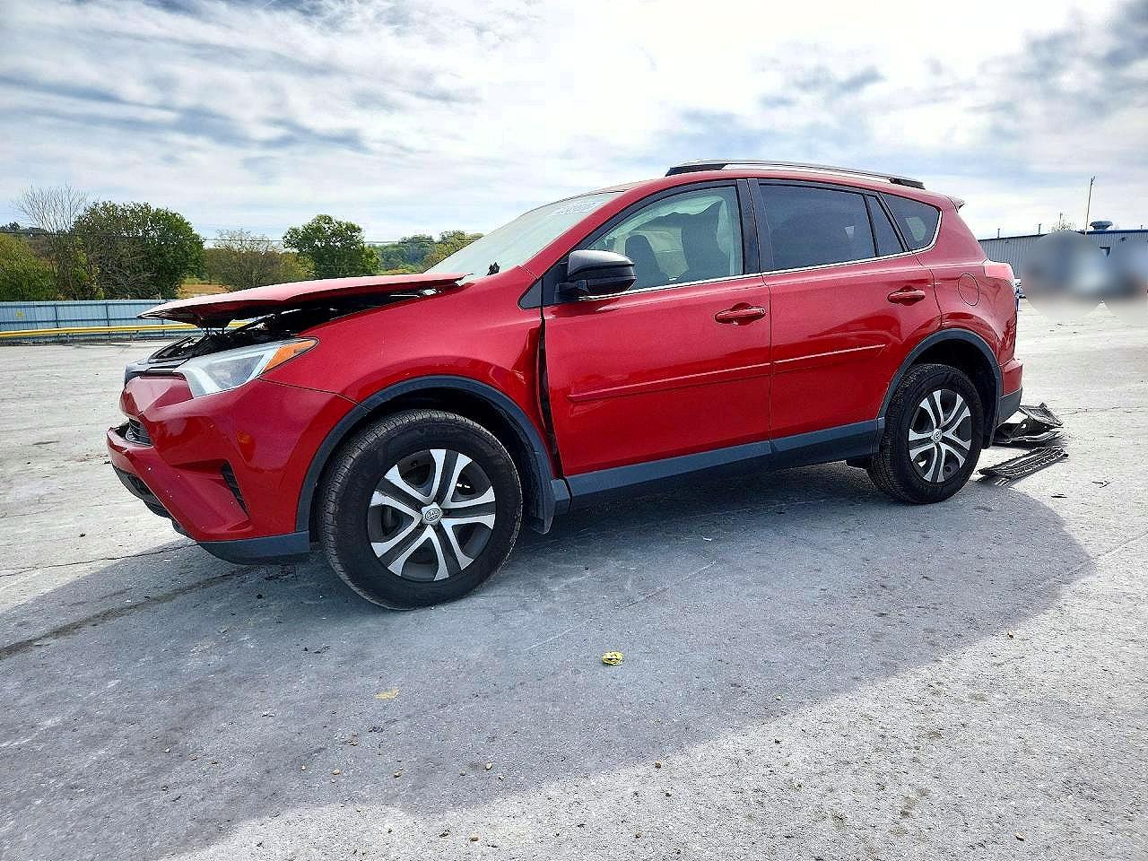 2017 TOYOTA RAV4 LE — Front 3/4
