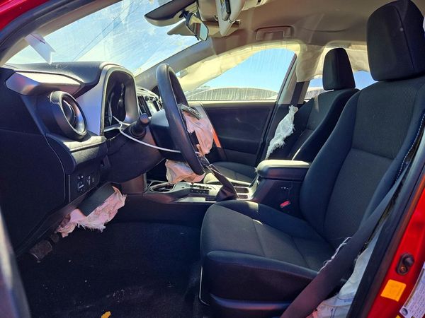 2017 TOYOTA RAV4 LE — DENT