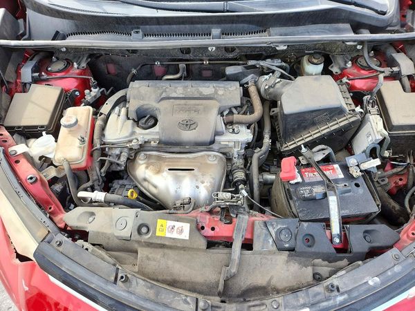 2017 TOYOTA RAV4 LE — Engine bay