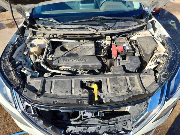 2023 NISSAN ROGUE S — Engine bay