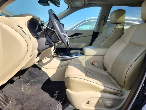 2017 INFINITI QX60 — DENT