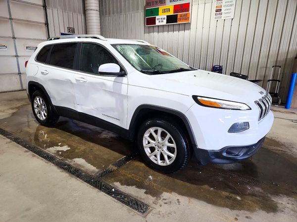 2014 JEEP CHEROKEE Latitude — Passenger 3/4