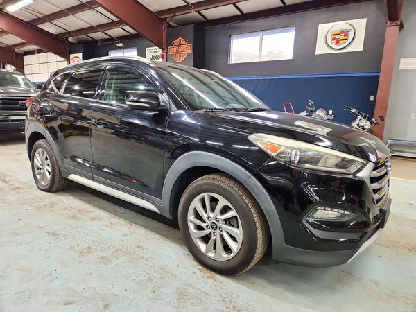 2017 HYUNDAI TUCSON — Passenger 3/4