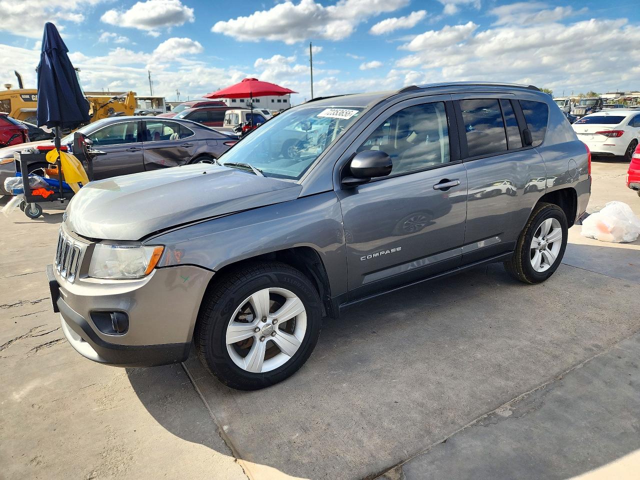 2012 JEEP COMPASS Latitude — Front 3/4
