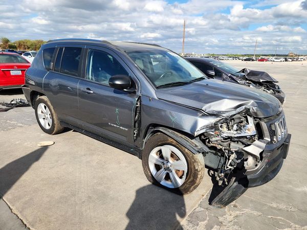 2012 JEEP COMPASS Latitude — Passenger 3/4