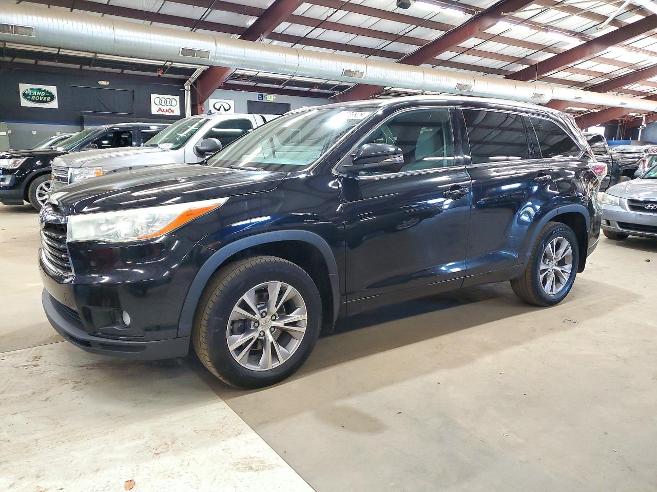 2015 TOYOTA HIGHLANDER Base/Hybrid — Front 3/4