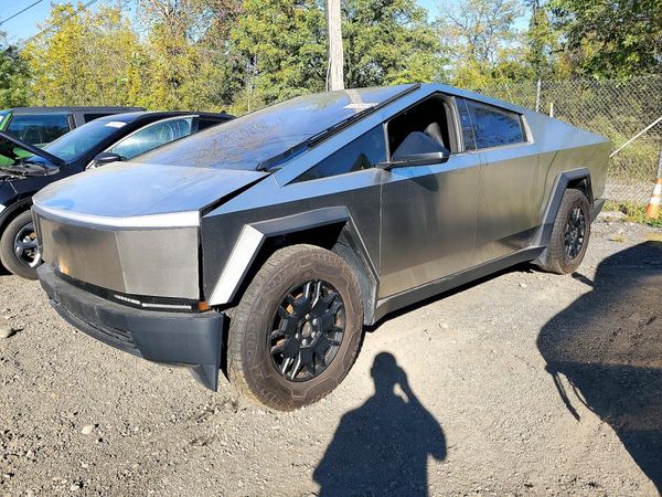 2024 TESLA CYBERTRUCK — DSFA — Front 3/4
