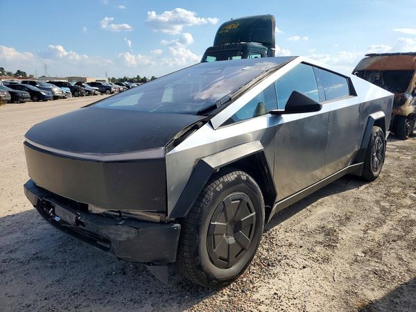 2025 TESLA CYBERTRUCK — DSFA — Front 3/4