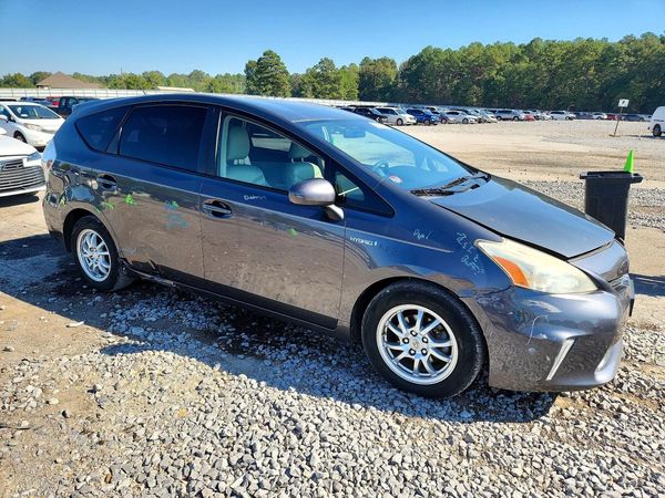 2013 TOYOTA PRIUS — Passenger 3/4