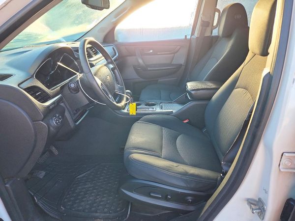 2015 CHEVROLET TRAVERSE 2LT — DENT