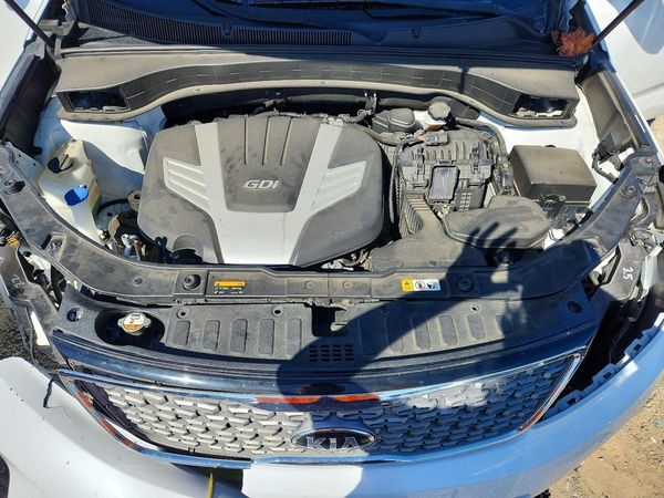 2015 KIA SORENTO TOP — Engine bay