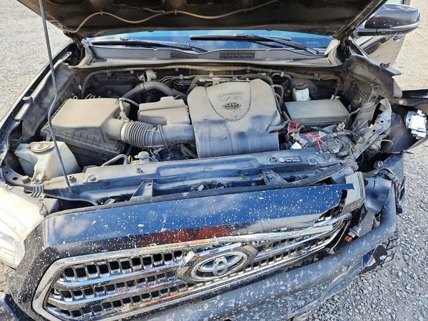 2016 TOYOTA TACOMA — Engine bay