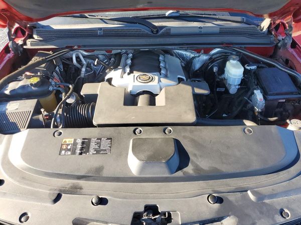 2015 CADILLAC ESCALADE ESV Premium — Engine bay
