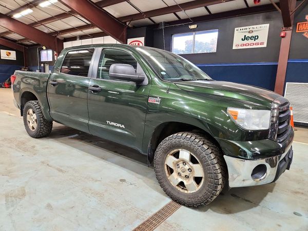 2013 TOYOTA TUNDRA SR5 — Passenger 3/4