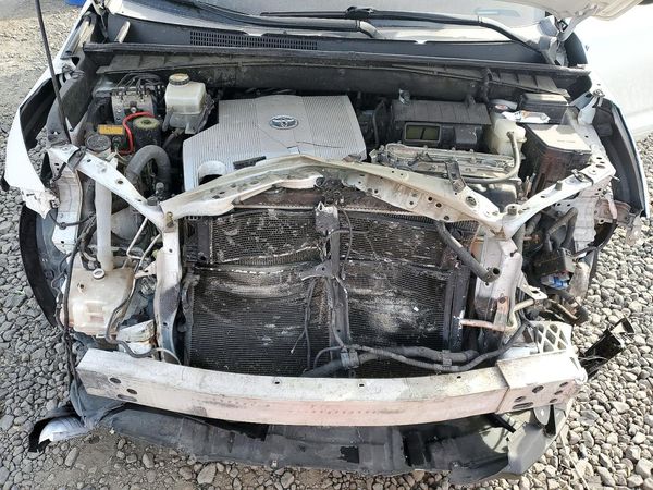 2018 TOYOTA HIGHLANDER LE Hybrid — Engine bay