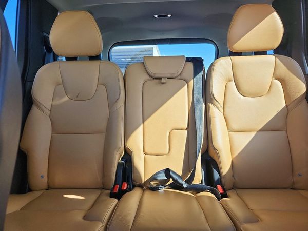 2016 VOLVO XC90 SV42 Momentum — SUVN