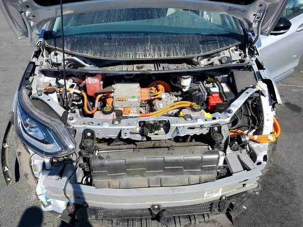 2020 CHEVROLET BOLT Premier — Engine bay