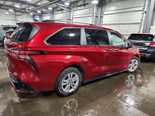 2021 TOYOTA SIENNA XSE Plus Package — PSRA