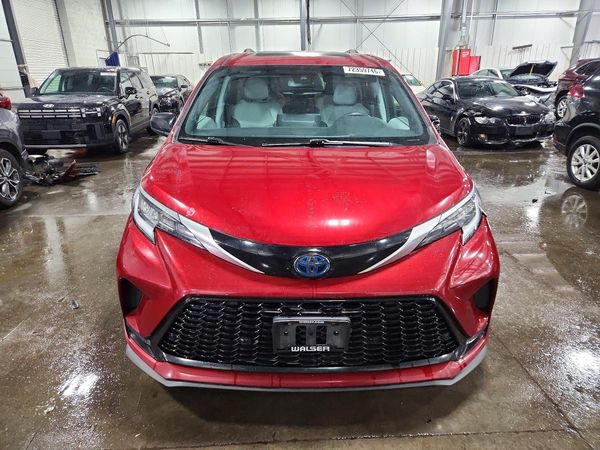 2021 TOYOTA SIENNA XSE Plus Package — DIRF
