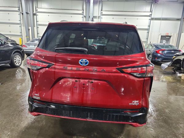 2021 TOYOTA SIENNA XSE Plus Package — DIRR