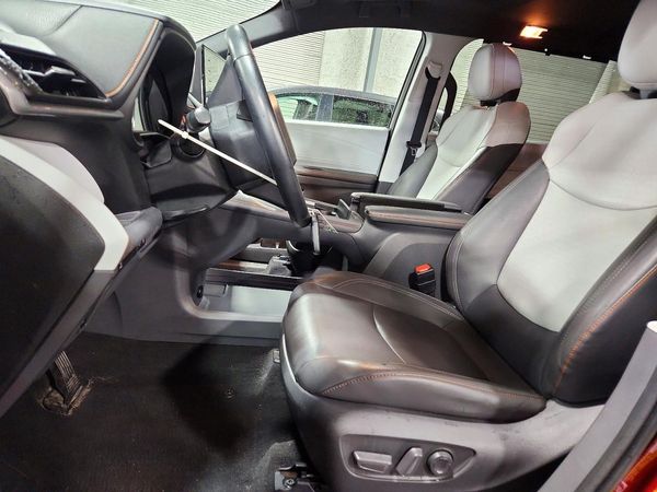 2021 TOYOTA SIENNA XSE Plus Package — DENT
