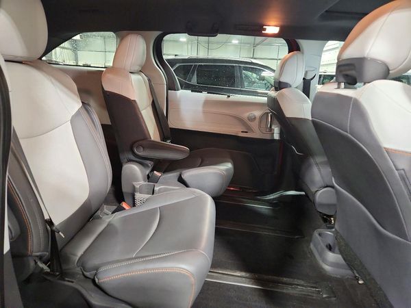 2021 TOYOTA SIENNA XSE Plus Package — PSRS