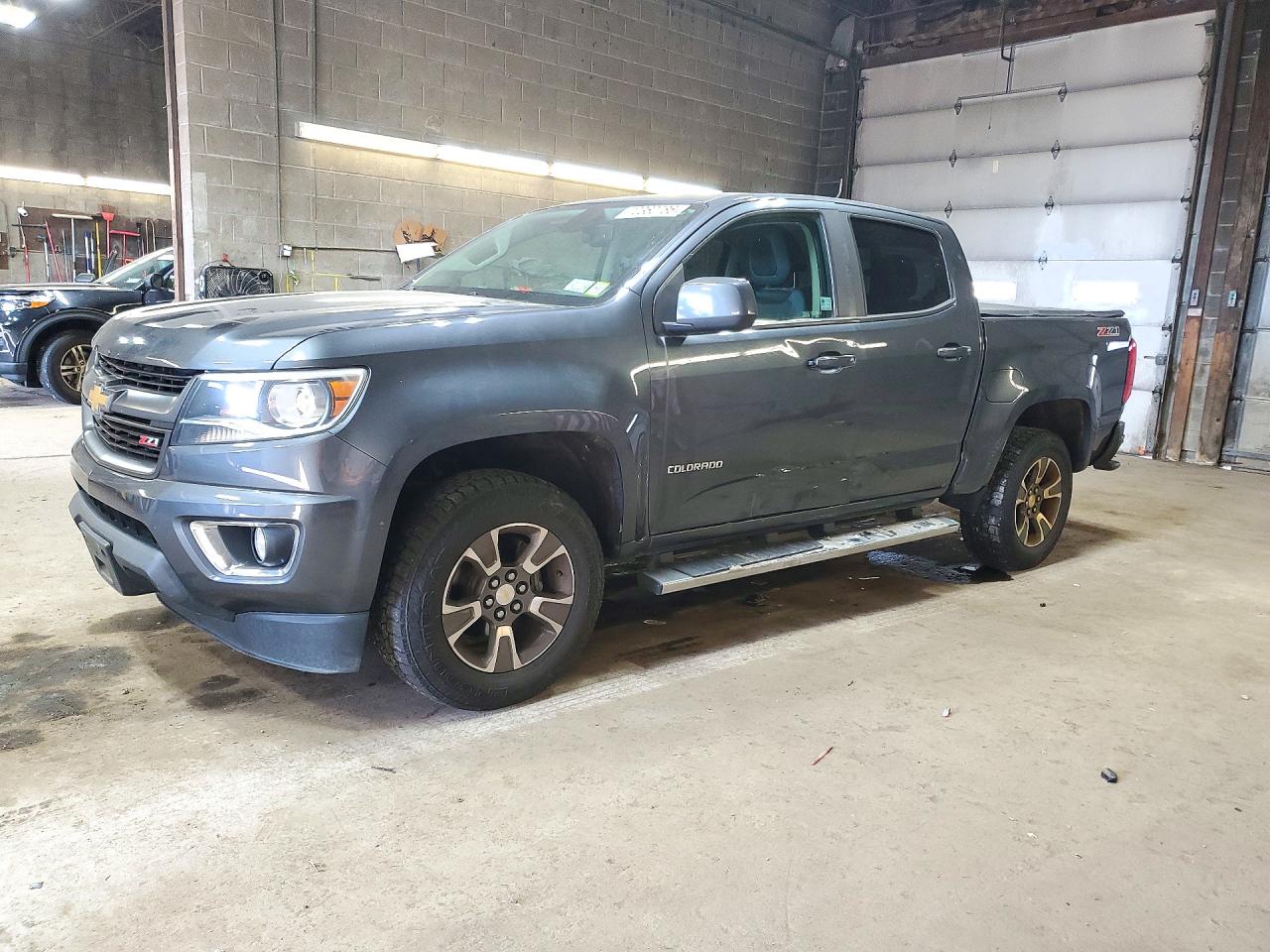 2016 CHEVROLET COLORADO Z71 — Front 3/4