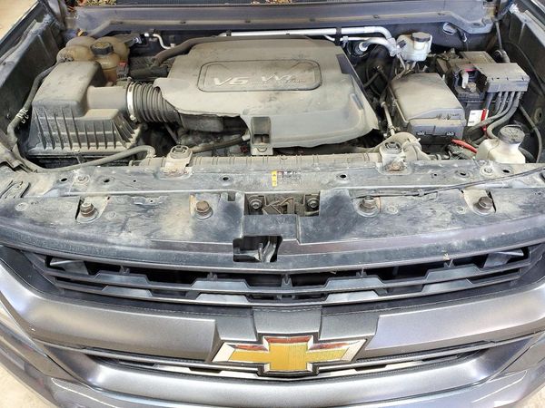 2016 CHEVROLET COLORADO Z71 — Engine bay